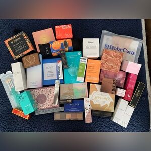 Huge lot of FabFitFun and Ipsy beauty products ! Over 30 items!!!